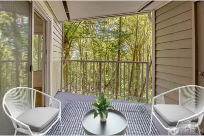 15244 SE 43rd Street #C202, Bellevue, WA 98006 - Photo 1