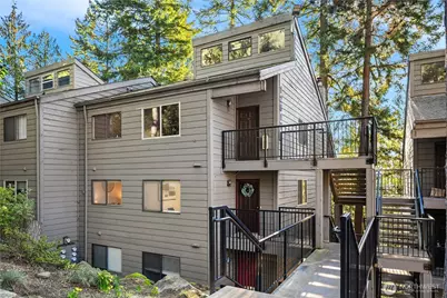 12517 NE 23rd Place #B4, Bellevue, WA 98005 - Photo 1