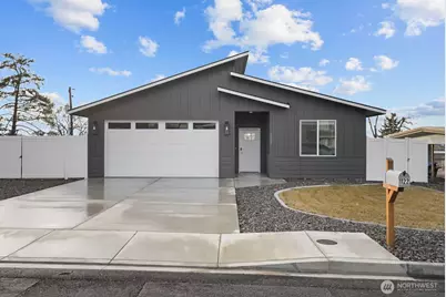 1122 W Ashley Way, Moses Lake, WA 98837 - Photo 1