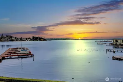 4437 Lake Washington Boulevard NE #302, Kirkland, WA 98033 - Photo 1