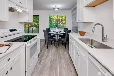 14132 74th Place NE #16-D, Kirkland, WA 98034 - Photo 1
