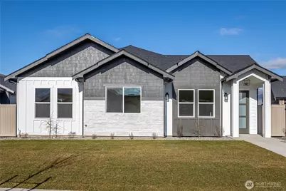 910 Racine Springs Drive, Wenatchee, WA 98801 - Photo 1