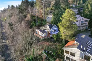 4273 NE 125th St, Seattle, WA 98125 - Photo 1