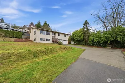 315 Taylor Avenue NW, Renton, WA 98057 - Photo 1