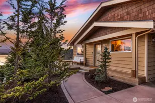 904 N 36th St, Renton, WA 98056 - Photo 1