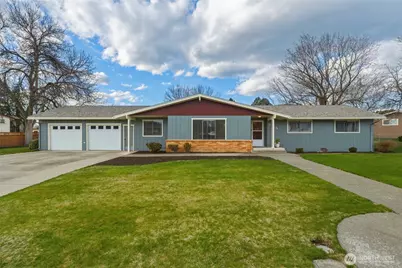 305 NE A Street, College Place, WA 99324 - Photo 1