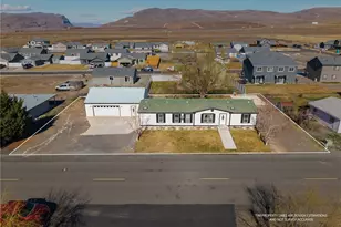 205 Priest Rapids Dr, Mattawa, WA 99349 - Photo 1