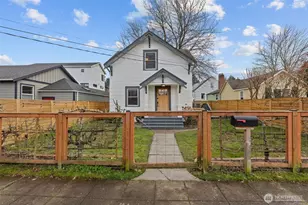 3915 SW Hinds St, Seattle, WA 98116 - Photo 1