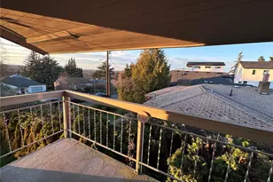 9818 61st Ave S, Seattle, WA 98118 - Photo 1