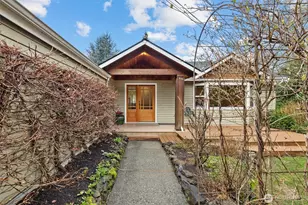 403 Slater St S, Kirkland, WA 98033 - Photo 1