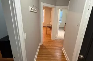 901 NE 43rd St, Seattle, WA 98105 - Photo 1