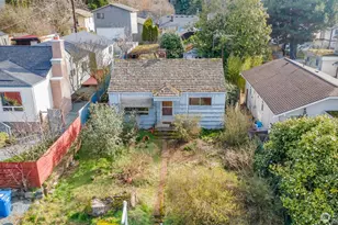 10330 Midvale Ave N, Seattle, WA 98133 - Photo 1