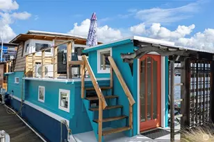 1080 W Ewing Pl, Seattle, WA 98119 - Photo 1