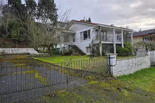 28604 Sound View Dr S, Des Moines, WA 98198 - Photo 1