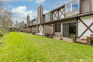 317 SW 112th St, Seattle, WA 98146 - Photo 1