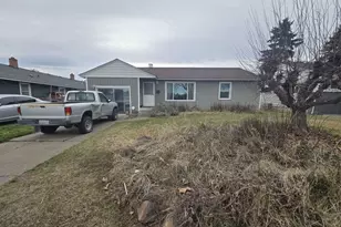1318 S 6th Ave, Yakima, WA 98902 - Photo 1