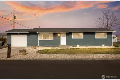911 1st NE, Ephrata, WA 98823 - Photo 1