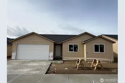 154 Salmon Drive, Wenatchee, WA 98801 - Photo 1