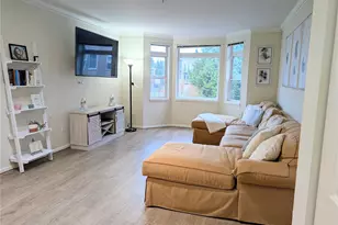 102 State Street S, Kirkland, WA 98033 - Photo 1