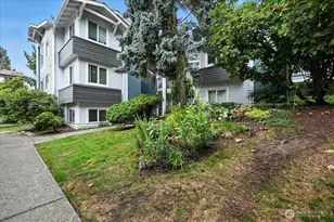 915 N 163rd St, Shoreline, WA 98133 - Photo 1