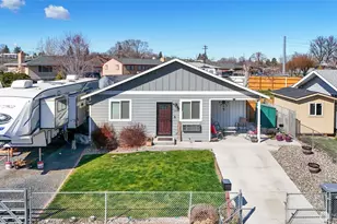 1042 W Charlotte St, Moses Lake, WA 98837 - Photo 1
