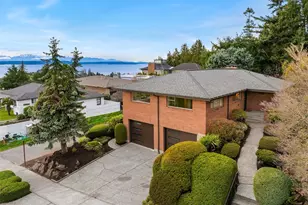 5726 SW Spokane St, Seattle, WA 98116 - Photo 1