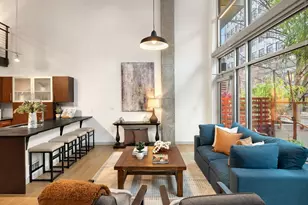 401 9th Ave N, Seattle, WA 98109 - Photo 1