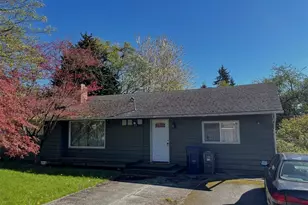 3828 Lincoln Way, Lynnwood, WA 98087 - Photo 1