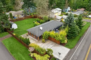 1090 Grow Ave NW, Bainbridge Island, WA 98110 - Photo 1