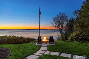 11676 Sunrise Dr, Bainbridge Island, WA 98110 - Photo 1