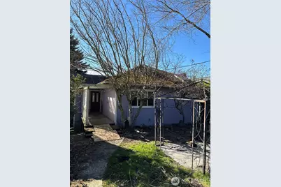 4546 47th Avenue SW, Seattle, WA 98116 - Photo 1