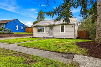 220 SW 137th St, Burien, WA 98166 - Photo 1