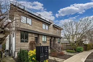 3310 W Government Way, Seattle, WA 98199 - Photo 1