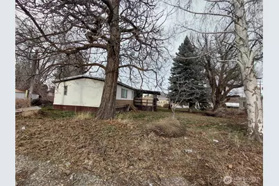 2528 Monroe Avenue, Bridgeport, WA 98813 - Photo 1