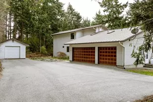 2047 Briarwood Dr, Oak Harbor, WA 98277 - Photo 1
