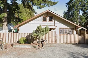 2212 NE 117th St, Seattle, WA 98125 - Photo 1