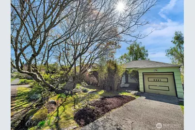 4331 NE 57th Street, Seattle, WA 98105 - Photo 1