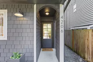 4206 36th Ave W, Seattle, WA 98199 - Photo 1
