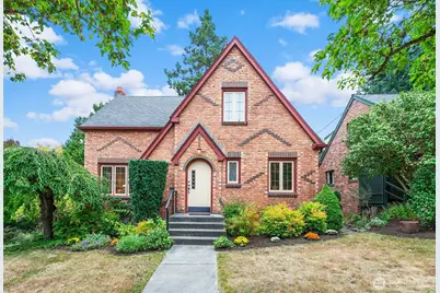 1226 25th Avenue E, Seattle, WA 98112 - Photo 1
