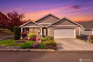 402 NW 12th Loop, Oak Harbor, WA 98277 - Photo 1