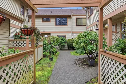 1572 NE 177th St #B10, Seattle, WA 98155 - Photo 1