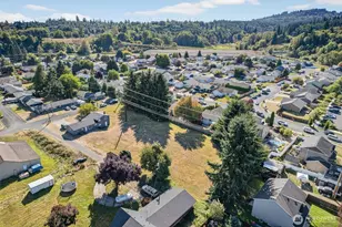 310 Lexington Ave, Kelso, WA 98626 - Photo 1