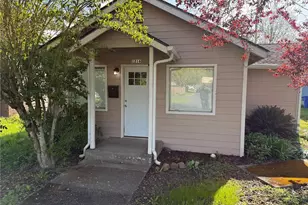 1216 N 1st Ave, Kelso, WA 98626 - Photo 1