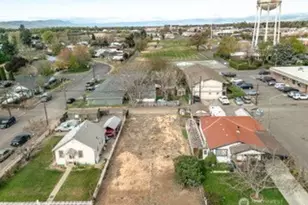 315 S Beech St, Toppenish, WA 98948 - Photo 1