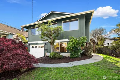 3215 40th Avenue SW, Seattle, WA 98116 - Photo 1