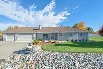 613 Meadow Drive, Wenatchee, WA 98801 - Photo 1