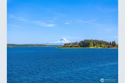 4290 Rockaway Beach Road NE, Bainbridge Island, WA 98110 - Photo 1