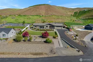 37 Diede Hills Ln, Wenatchee, WA 98801 - Photo 1