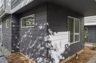 913 N 98th St, Seattle, WA 98103 - Photo 1