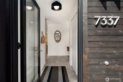 7337 10th Avenue NW, Seattle, WA 98117 - Photo 3